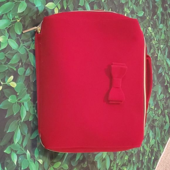 Red Estee Lauder makeup purse - Picture 2 of 4